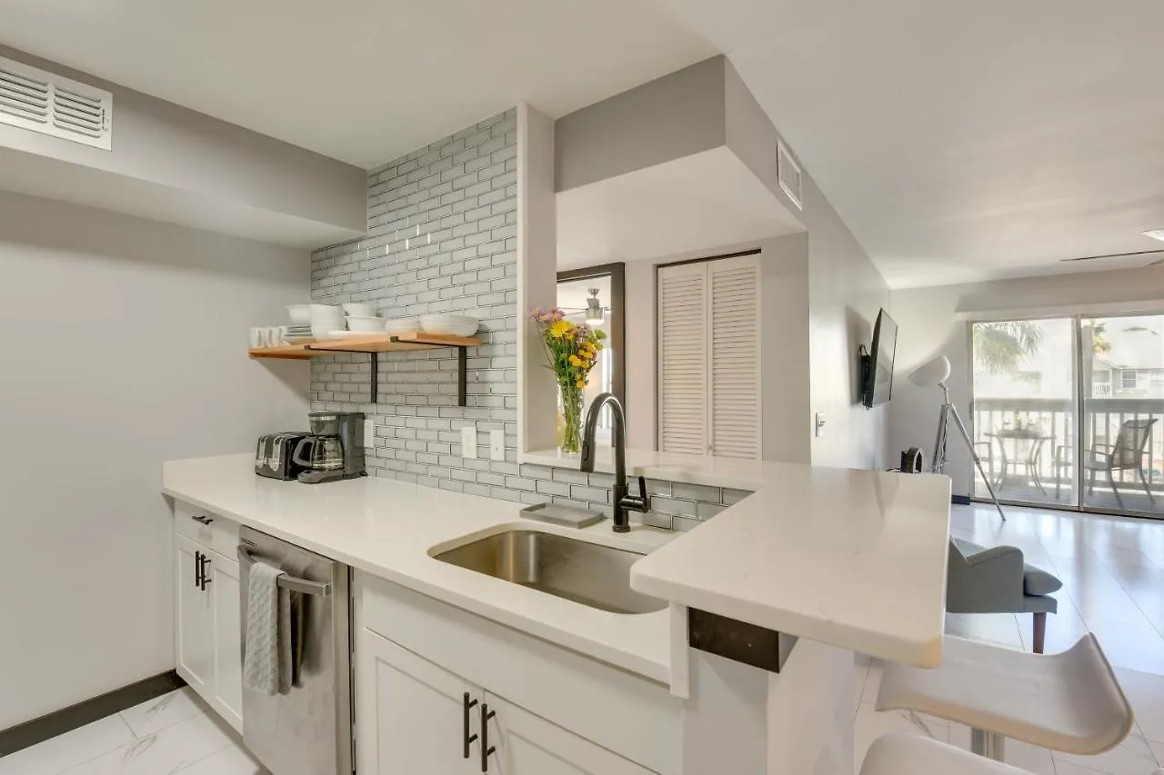 Apartment Modern Destin Condo Walk To Golf Course And Beach!