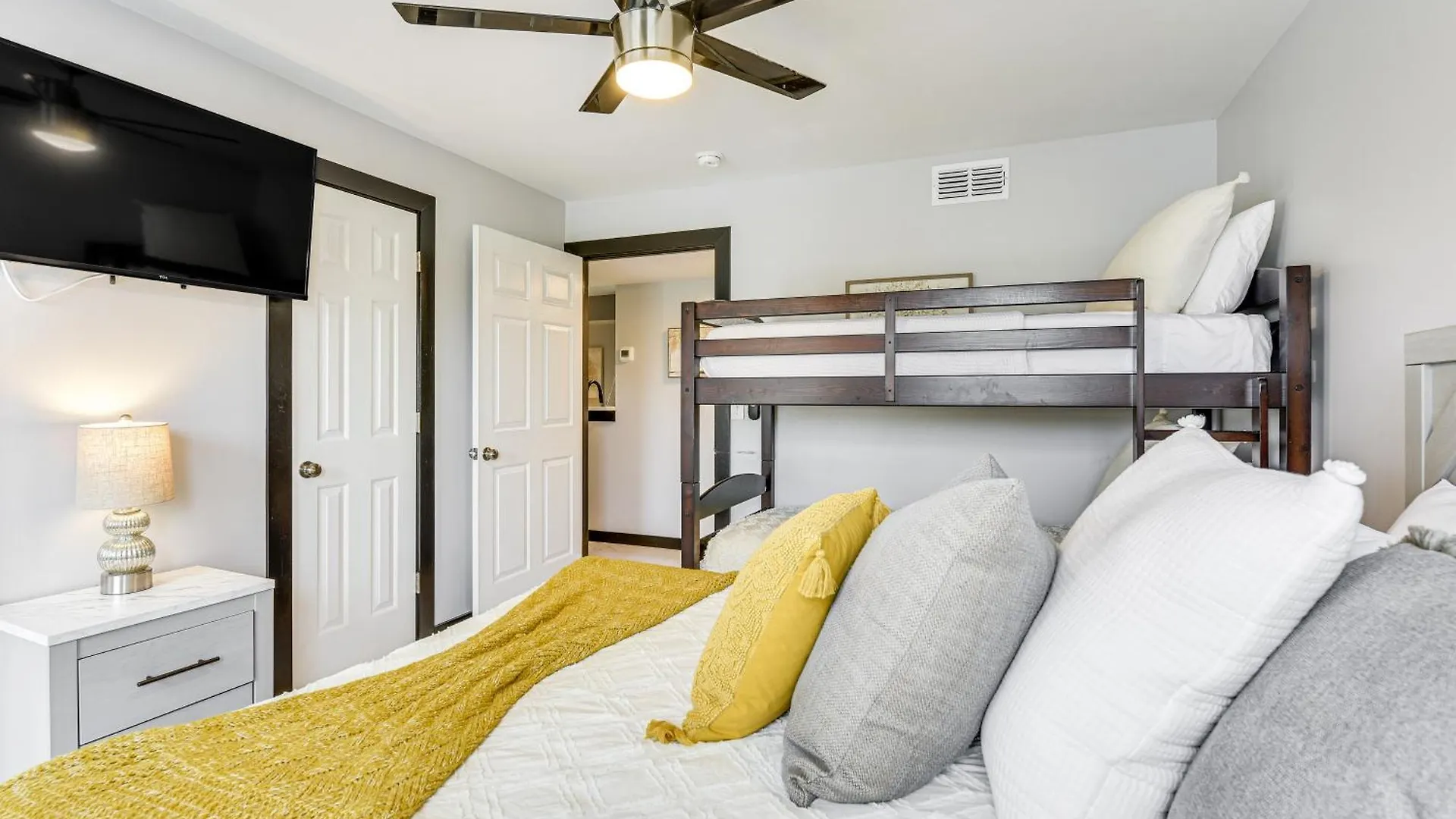 Modern Destin Condo Walk To Golf Course And Beach! 0*,